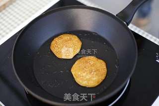 活力早餐－蕉泥煎饼＋纤瘦果汁的做法步骤：3