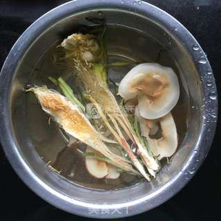 霸王花炖鸡汤的做法步骤:2