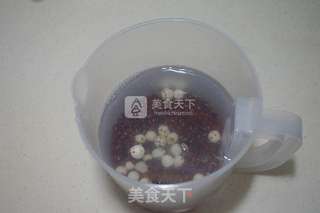 红豆莲子羹的做法步骤:2