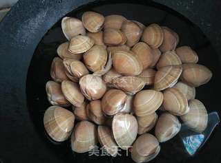 菠菜拌蚬子的做法步骤:4