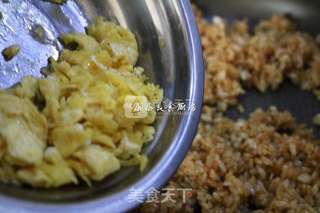独家 酱油炒饭的做法步骤:12