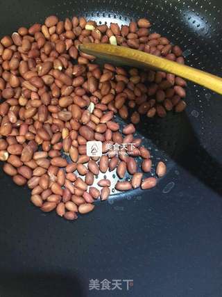 花生鸡肉生菜卷的做法步骤：1