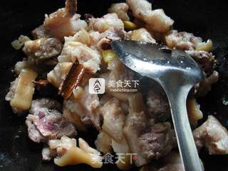 红烧猪脚卤蛋的做法步骤：4