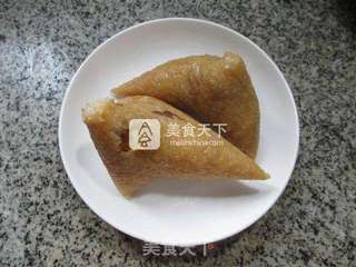 腊肉咸蛋黄糯米粽的做法步骤：13