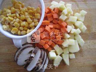 排骨焖饭——电饭煲一键搞定的做法步骤:3