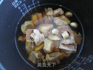 排骨焖饭——电饭煲一键搞定的做法步骤:4