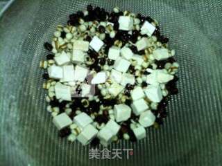 薏米茯苓红豆饮的做法步骤:2
