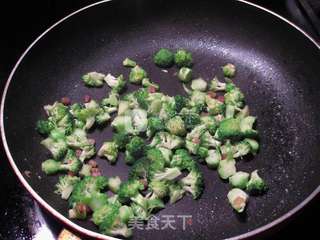 西兰花玉米碎Couscous的做法步骤:4