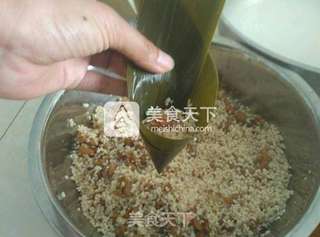 照烧鸡腿蛋黄粽的做法步骤:11