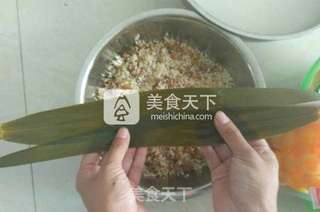 照烧鸡腿蛋黄粽的做法步骤:9