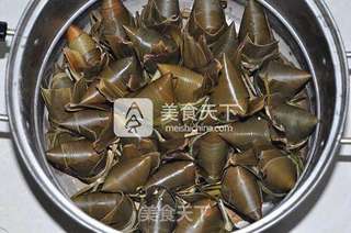 照烧鸡腿蛋黄粽的做法步骤:17