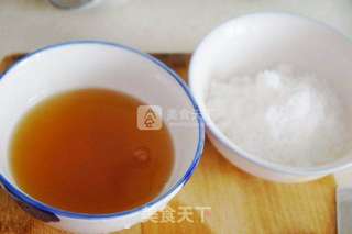 糖醋水萝卜花的做法步骤:3