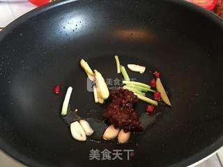 酱爆牛蛙的做法步骤：6