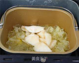 银耳雪梨糖水的做法的做法步骤:4