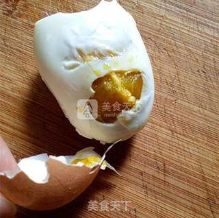 腌油黄咸鸭蛋的做法步骤:9