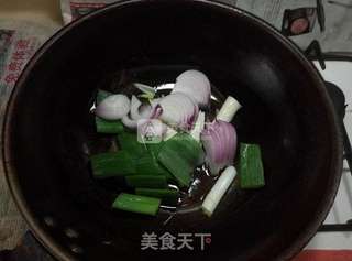 酸辣牛肉浓汤的做法步骤：4