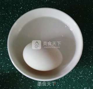 腌油黄咸鸭蛋的做法步骤:2