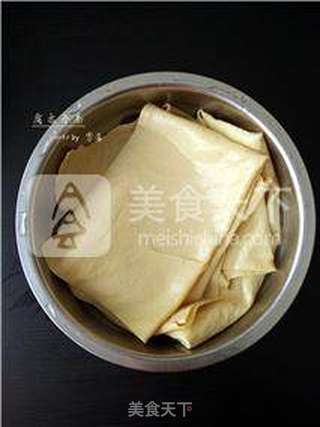 【不用擀皮不用油炸,健康春卷简单做】腐皮春卷的做法步骤:2
