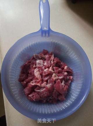 酸辣牛肉浓汤的做法步骤：2