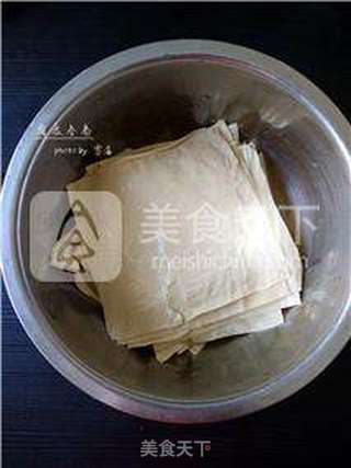 【不用擀皮不用油炸,健康春卷简单做】腐皮春卷的做法步骤:7