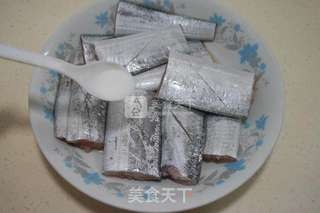 微波炉豉汁蒸带鱼的做法步骤:2