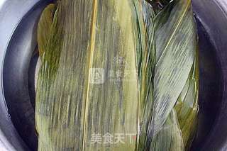 蜜豆蜜枣粽子的做法步骤:2