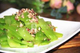 简单三种食材打造夏季开胃凉菜---凉拌莴苣的做法步骤:11