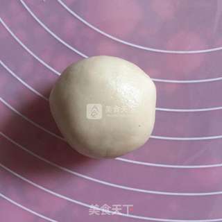 #ACA烘焙明星大赛#鲜肉蛋黄月饼的做法步骤:9