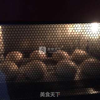 #ACA烘焙明星大赛#鲜肉蛋黄月饼的做法步骤:17