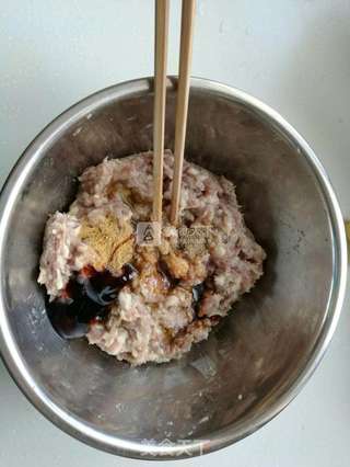 猪肉苦菜馅儿饺子的做法步骤:4