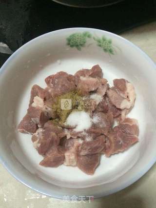 溜肉段的做法步骤:2