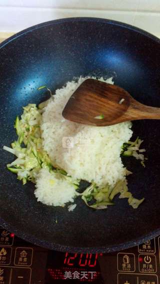 豆芽炒饭的做法步骤:4