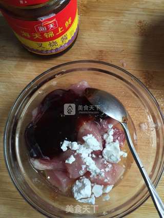 双味牙签肉(蜜汁版&蒜香辣味版)的做法步骤:2