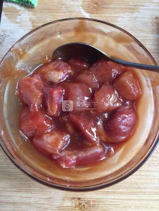 双味牙签肉(蜜汁版&蒜香辣味版)的做法步骤:3