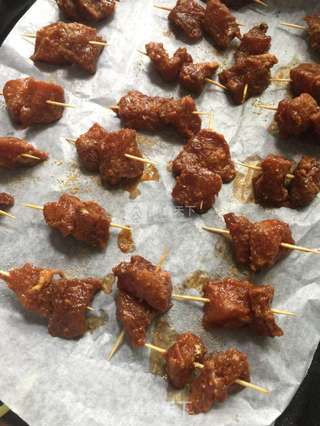 双味牙签肉(蜜汁版&蒜香辣味版)的做法步骤:10