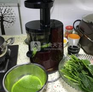 毛家名菜——鸡汁小麦菠菜羹的做法步骤:2