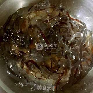 海蜇泡麻酱浴的做法步骤:4