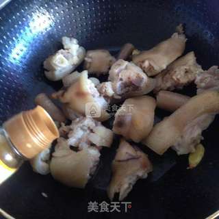 猪蹄尾巴汤的做法步骤:4