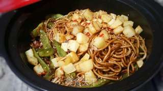 扁豆肉丝土豆焖面的做法步骤:20