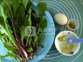 蒲公英鸡蛋贴饼子的做法步骤:6