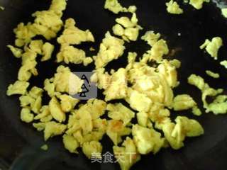 蒲公英鸡蛋贴饼子的做法步骤:10