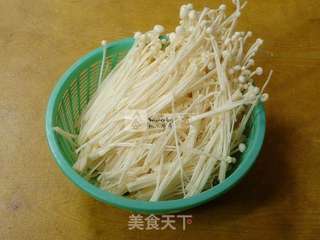 夏季开胃菜剁椒金针菇的做法步骤:3