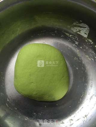 菠菜刺猬包的做法步骤:2