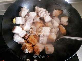 做一盆爸妈独爱的红烧肉——笋干红烧肉的做法步骤:4