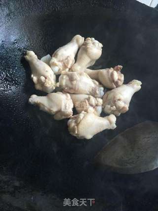 煲仔鸡翅根的做法步骤:4