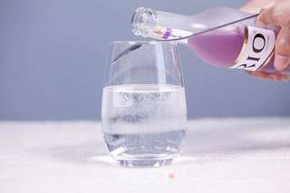 雪碧喝法的做法步骤:2