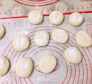 #ACA烘焙明星大赛#花形豆沙包的做法步骤:7