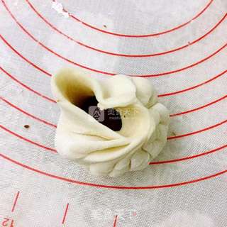 #ACA烘焙明星大赛#花形豆沙包的做法步骤:11