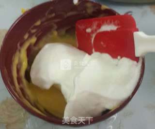 #ACA烘焙明星大赛#无油咕咕霍夫戚风蛋糕的做法步骤:5