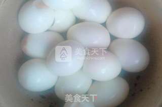 五香卤蛋的做法步骤：2